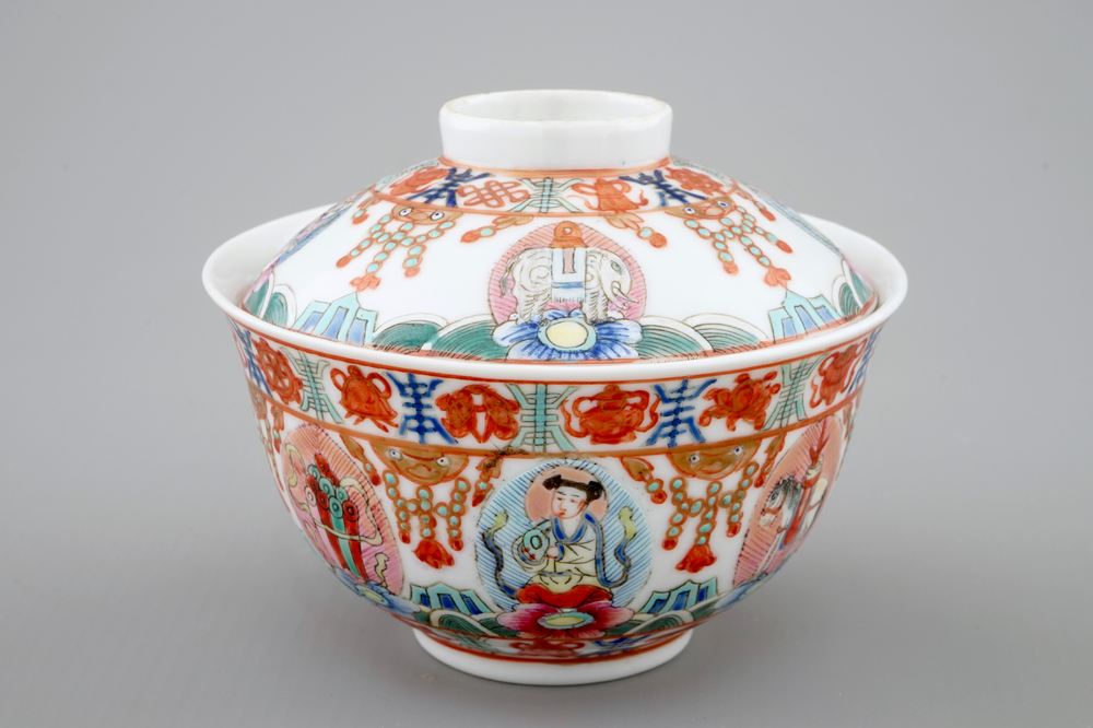 Un bol &agrave; chauffer et son couvercle en porcelaine de Chine Bencharong pour le march&eacute; thai, 19/20&egrave;me