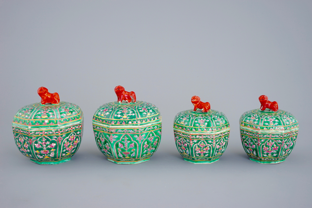 Four Chinese Bencharong porcelain thai market boxes and covers, 19th C.