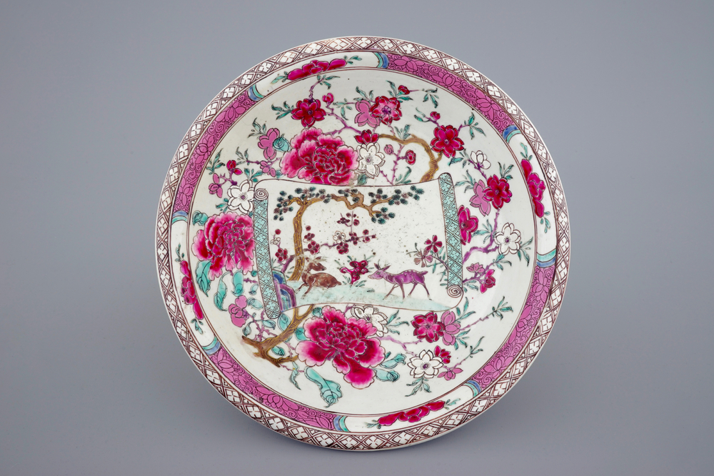 Un grand bol en porcelaine de Chine &agrave; d&eacute;cor de cerfs dans un paysage, Yongzheng, 1723-1735