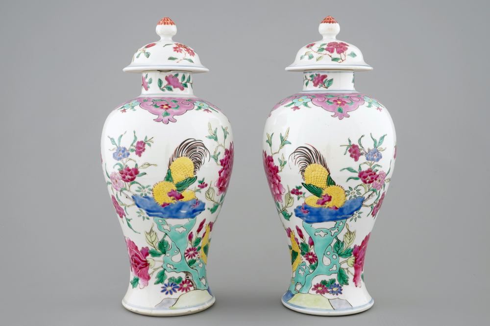 A pair of Chinese famille rose rooster vases and covers, 18/19th C.