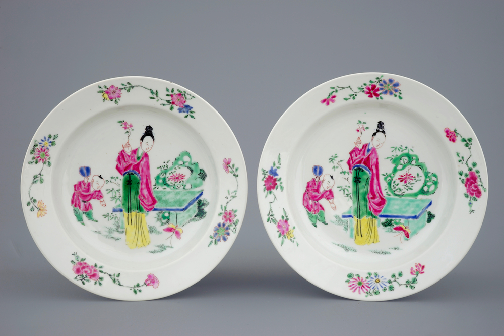 A pair of fine Chinese famille rose plates, Yongzheng, 1723-1735