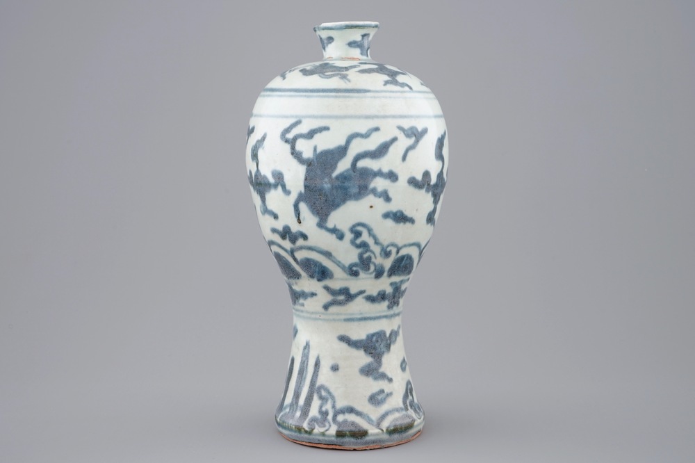 A Chinese blue and white meiping vase, Ming, Wanli