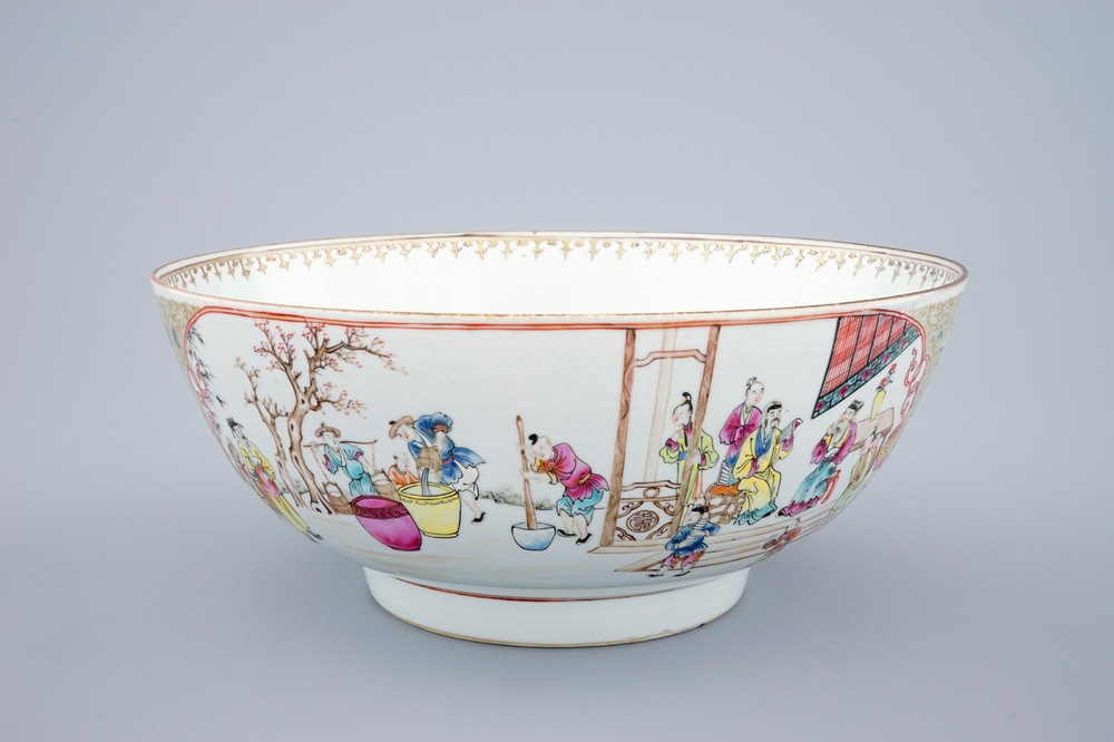 A large Chinese famille rose mandarin bowl, Qianlong, 18th C.
