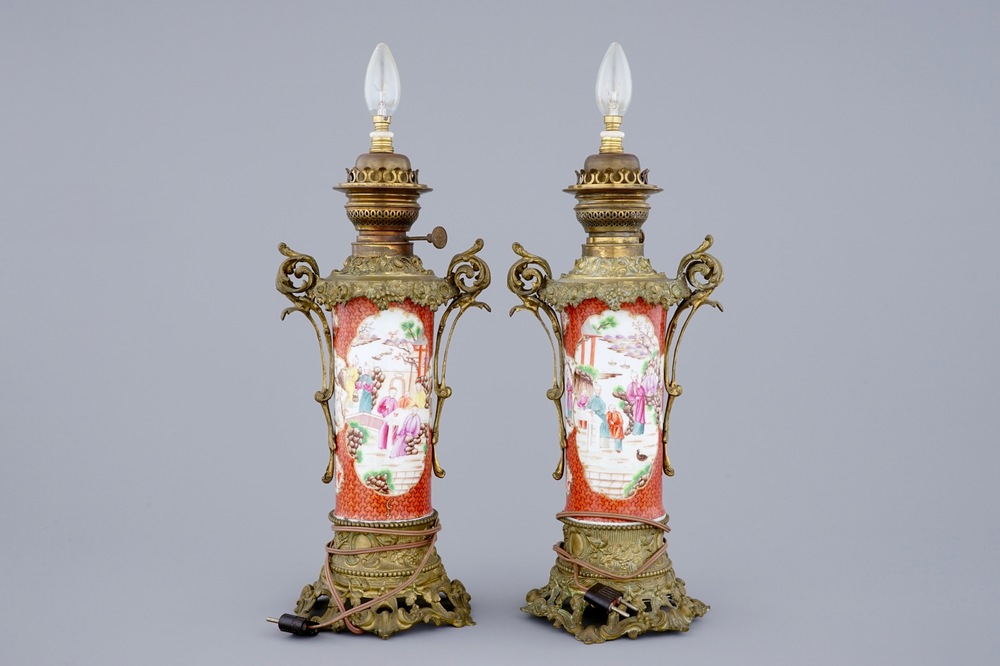 A pair of Chinese mandarin vases with bronze lamp mounts, 18/19th C.