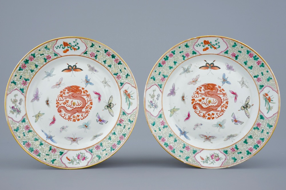 Une paire d'assiettes de style imp&eacute;riale de Guangxu, Jiangxi Porcelain Company, 20&egrave;me