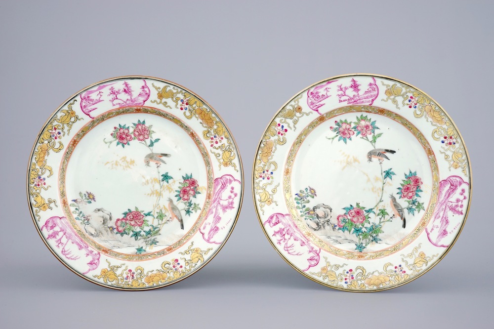 Une paire d'assiettes en porcelaine de Chine famille rose aux oiseaux parmis fleurs, Yongzheng, 1723 - 1735