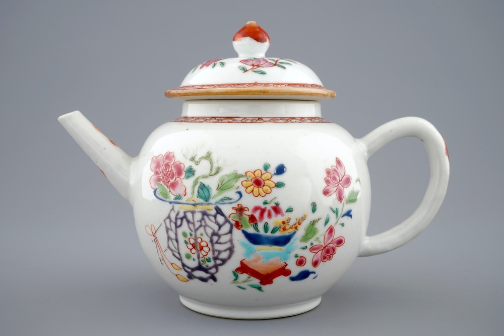 A Chinese famille rose teapot and cover, Qianlong, 18th C.