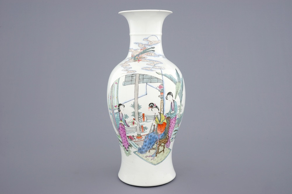 A fine Chinese famille rose vase with ladies playing music, 19/20th C.
