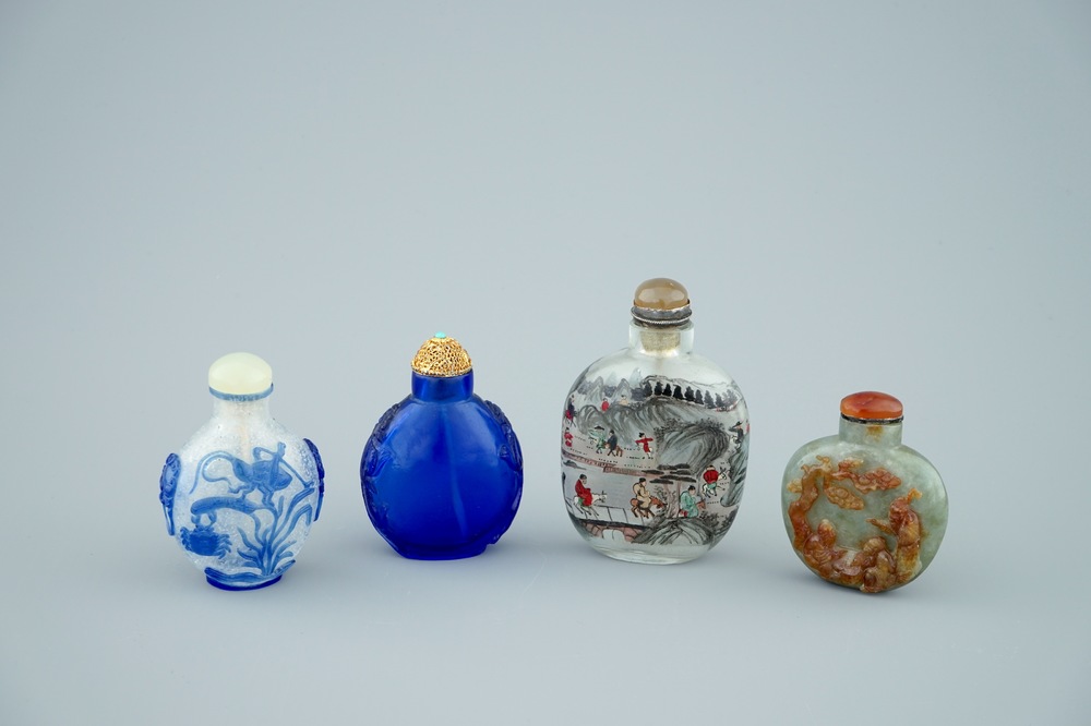 Un lot de 4 tabati&egrave;res en jade et verre, Chine, 18/20&egrave;me