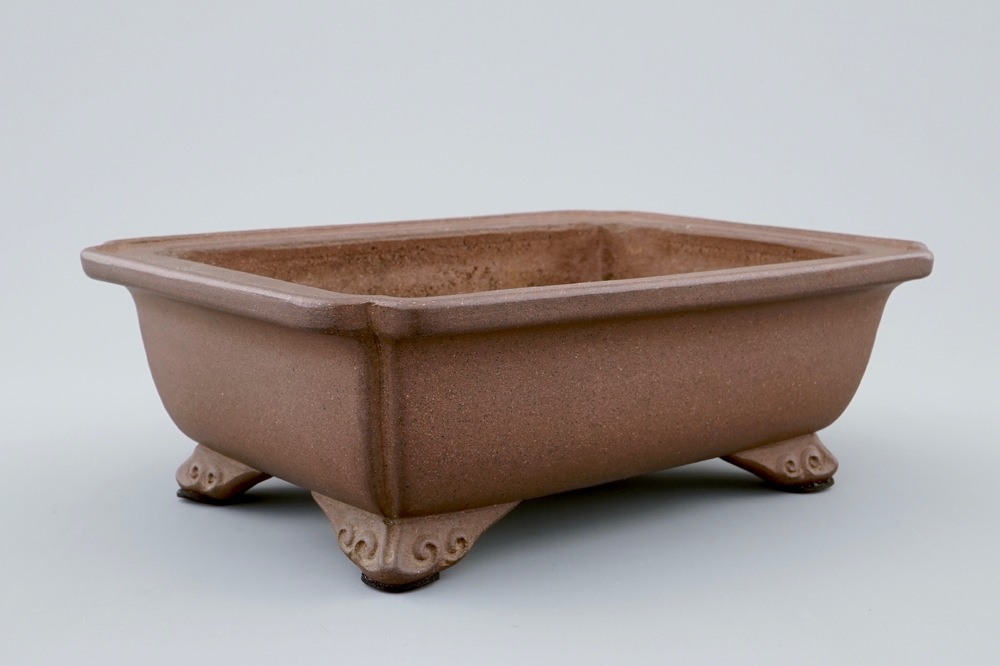 Une jardini&egrave;re rectangulaire en gr&egrave;s de Yixing avec cachet, 19/20&egrave;me