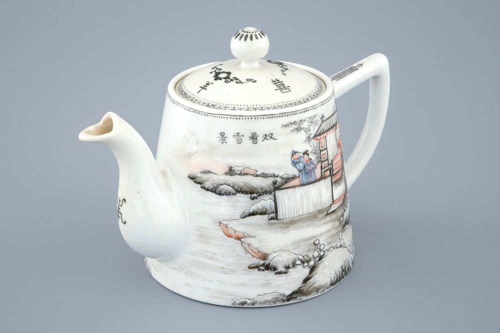A fine Chinese famille rose teapot and cover with inset, Republic, 20th C.