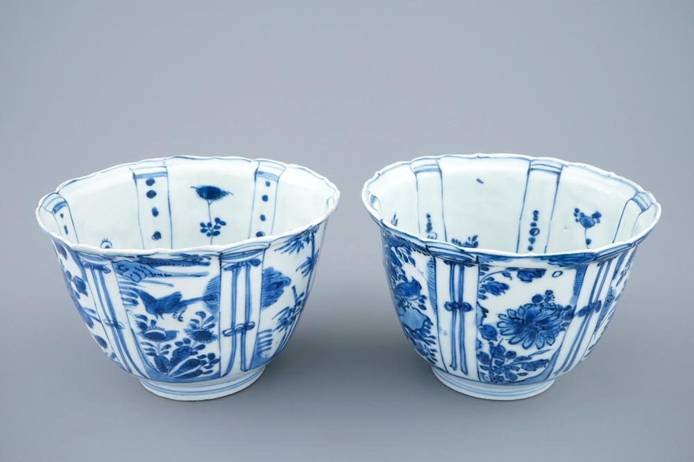 A pair of Chinese blue and white crow cups, Ming, Wanli