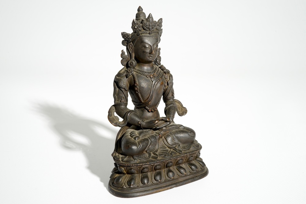 Une statuette de Tara en bronze, Chine, Ming