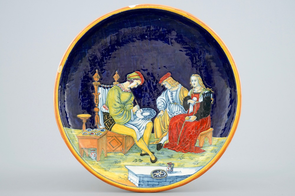 Une assiette neo-Renaissance en majolique italienne, 19&egrave;me