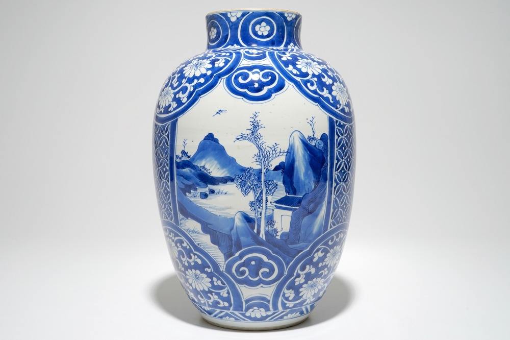 A Chinese olive-shaped blue and white vase, Kangxi