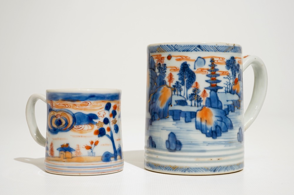 Twee Chinese Imari mokken met landschapsdecors, Qianlong