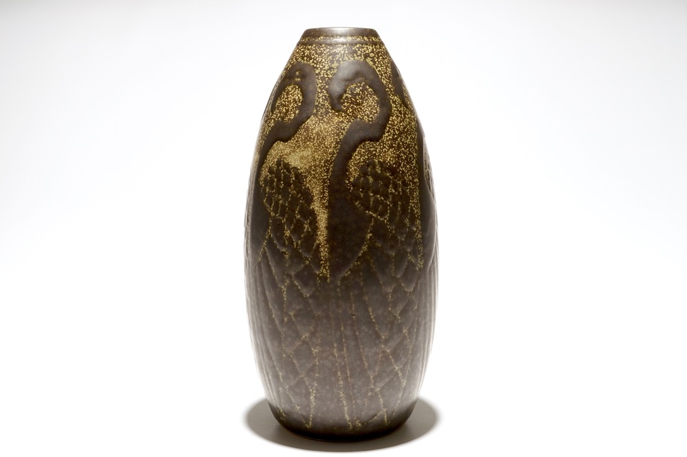 Un vase en gr&egrave;s aux flamants, Charles Catteau pour Boch Fr&egrave;res Keramis, ca. 1924