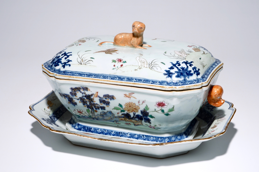 Une terrine sur son support en porcelaine de Chine famille rose, Qianlong