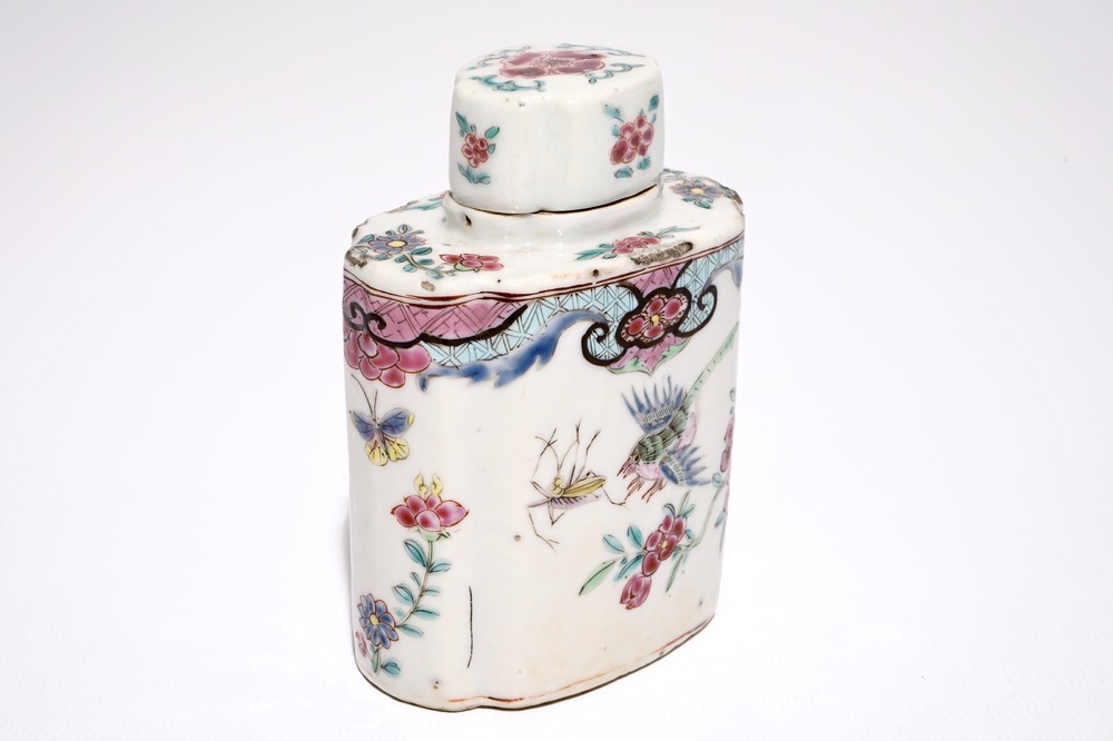 Een Chinees hexagonaal famille rose theebusje, Qianlong