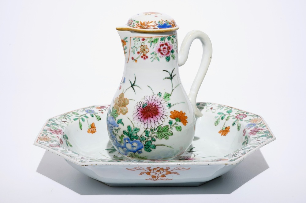 A Chinese famille rose ewer with cover and basin, Qianlong
