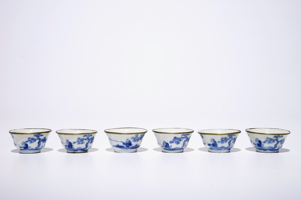 Zes blauw-witte Chinese "Bleu de Hue" wijnkoppen voor de Vi&euml;tnamese markt, 19e eeuw