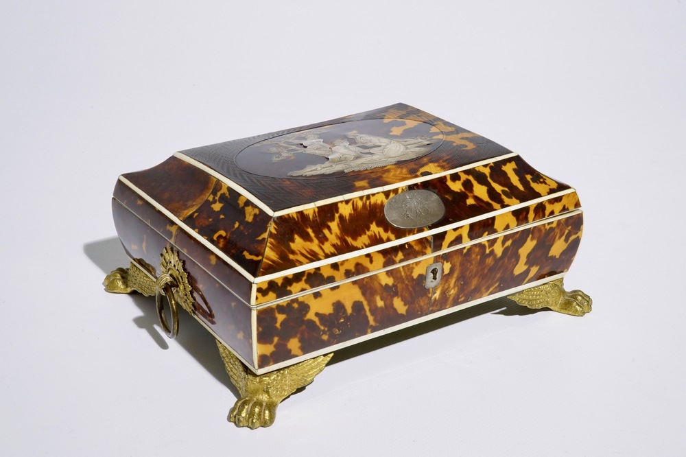 Une bo&icirc;te &agrave; couture Napoleon III en &eacute;caille de tortue incrust&eacute; d'argent et mont&eacute; en bronze dor&eacute;, France, 19&egrave;me