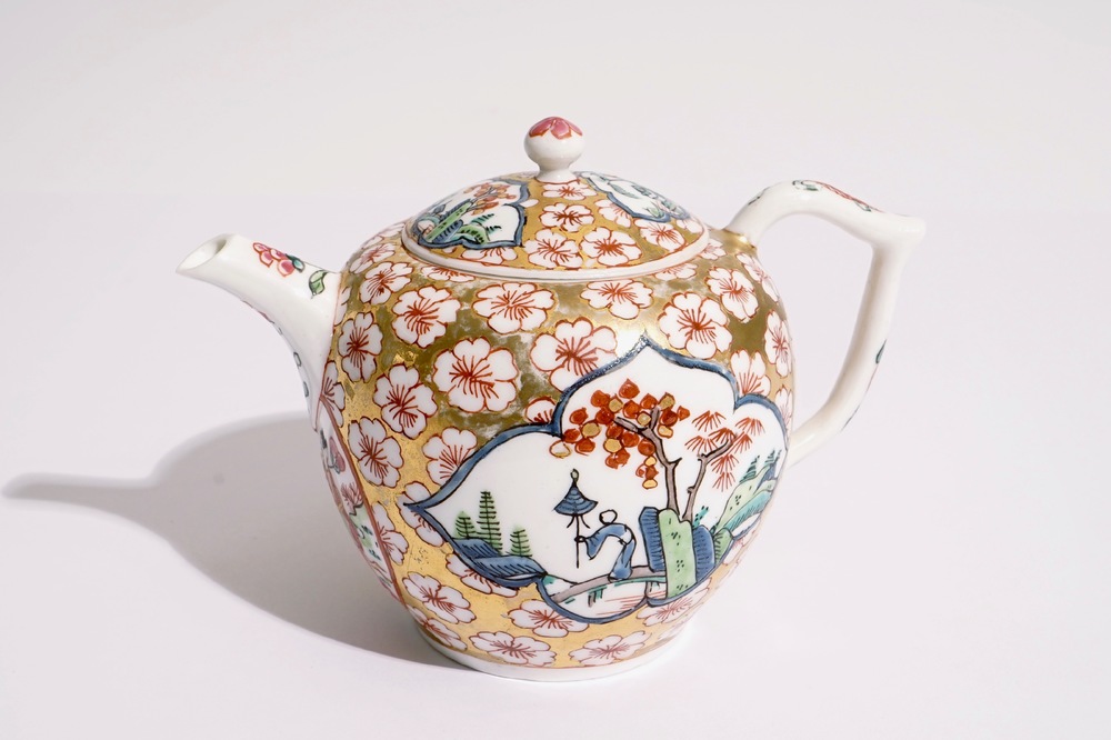 Une th&eacute;i&egrave;re en porcelaine de Meissen d&eacute;cor&eacute;e aux Pays-Bas, vers 1720