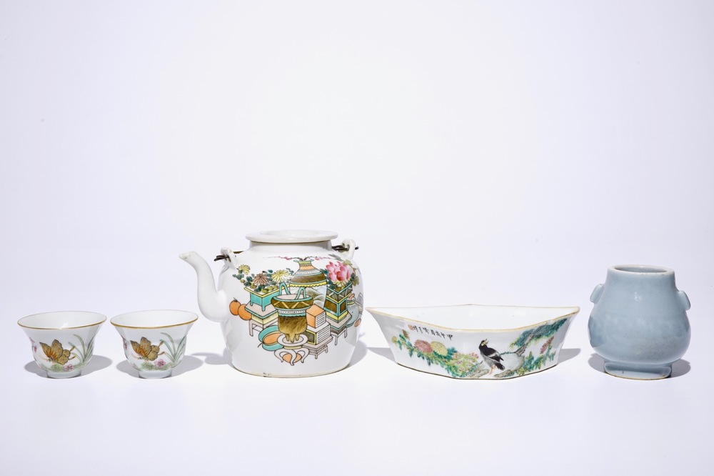 A varied collection Chinese monochrome, qianjiang cai and famille rose wares, 19/20th C.