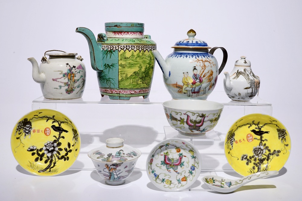Un lot vari&eacute; en porcelaine de Chine famille rose, Yixing et qianjiang cai, 18/20&egrave;me