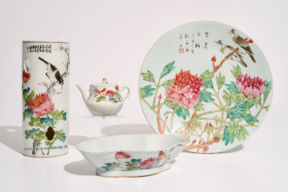 A Chinese qianjiang cai hat stand, a teapot and cover, a bowl and a dish, 19/20th C.