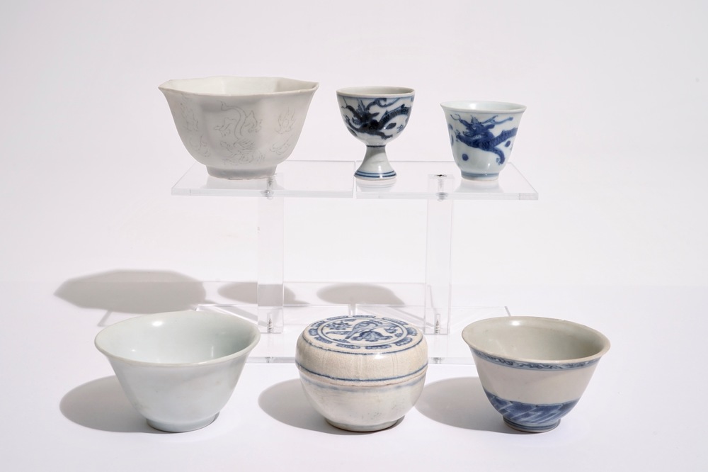 Een lot Chinees scheepswrakporselein uit de Hatcher Cargo en de Hoi An Hoard, Transitie periode en vroeger