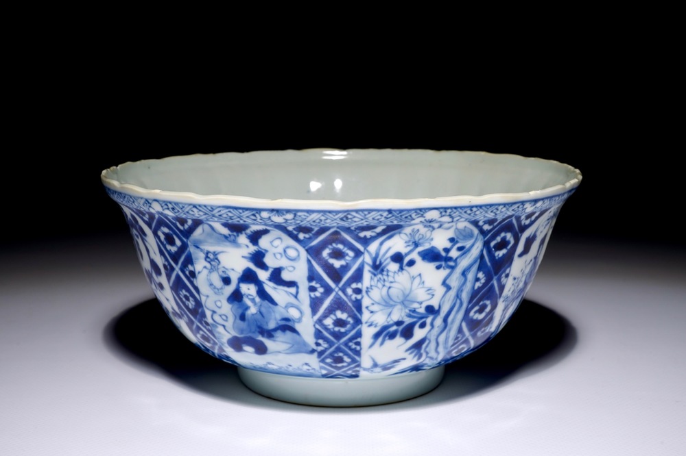 A Chinese blue and white Kangxi-style bowl, 19th C.