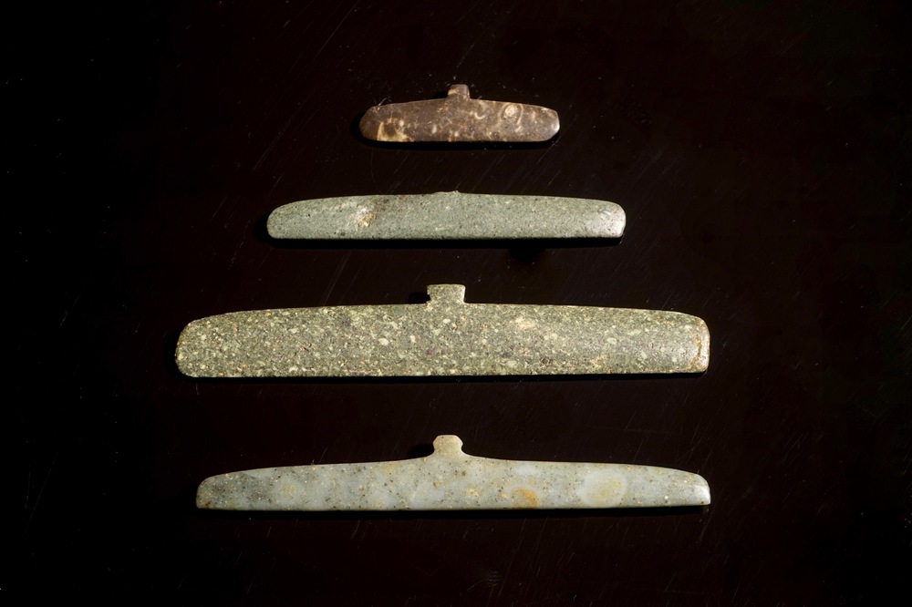 Quatre pectoraux en serpentine, culture Tairona, Colombie, 15/10&egrave;me av. J.‑C.