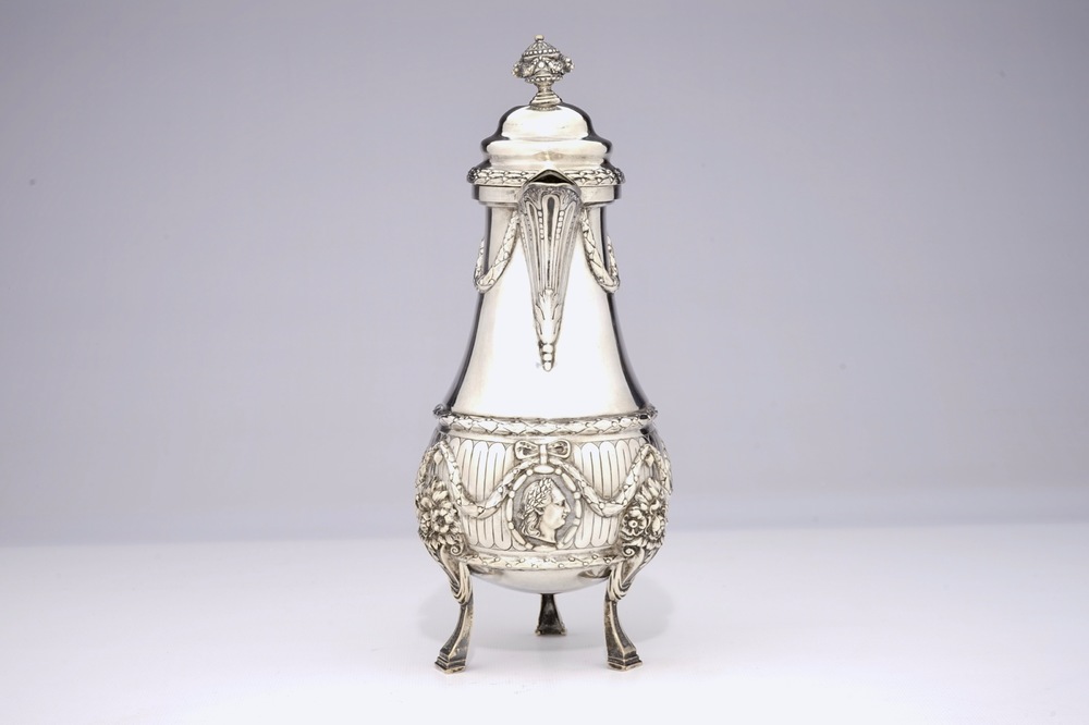 A silver "Egoist" coffee jug with ebony handle, 18/19th C.