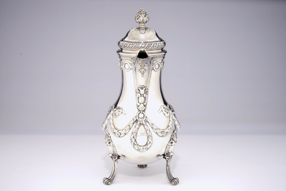 Une cafeti&egrave;re en argent &agrave; anse en bois, Bruges, Pieter De Thieu, 1774