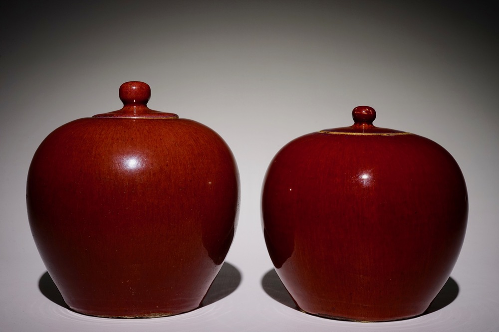 Twee Chinese monochrome sang de boeuf dekselpotten, 19e eeuw