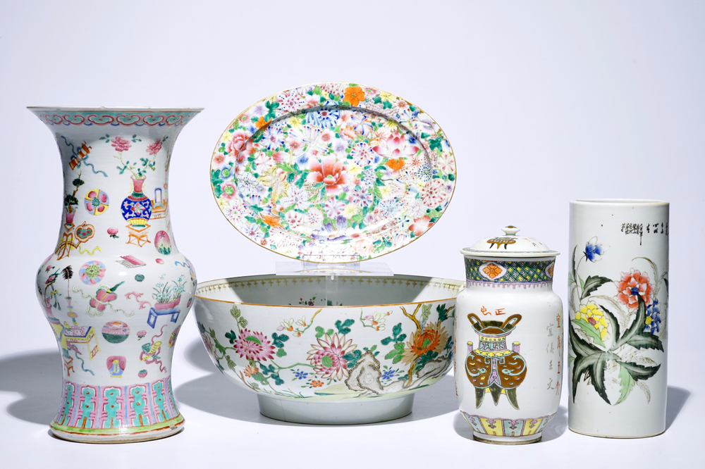 A Chinese famille rose bowl, an oval dish and three vases, 18/20th C.