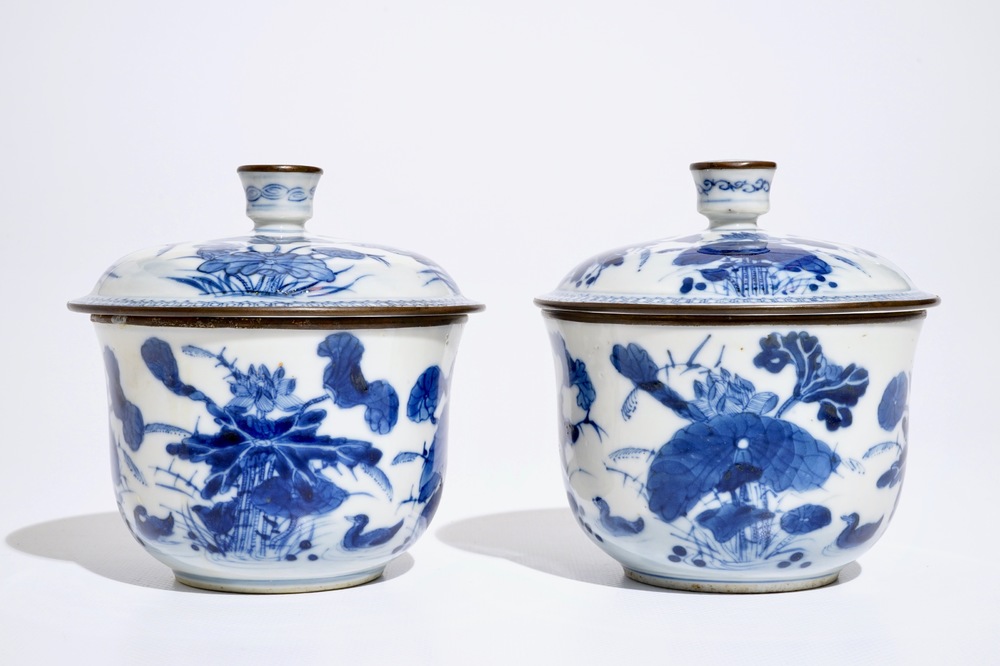 A pair of Chinese blue and white covered "Bleu de Hue" Vietnamese market bowls, Yu mark, 19/20th C.