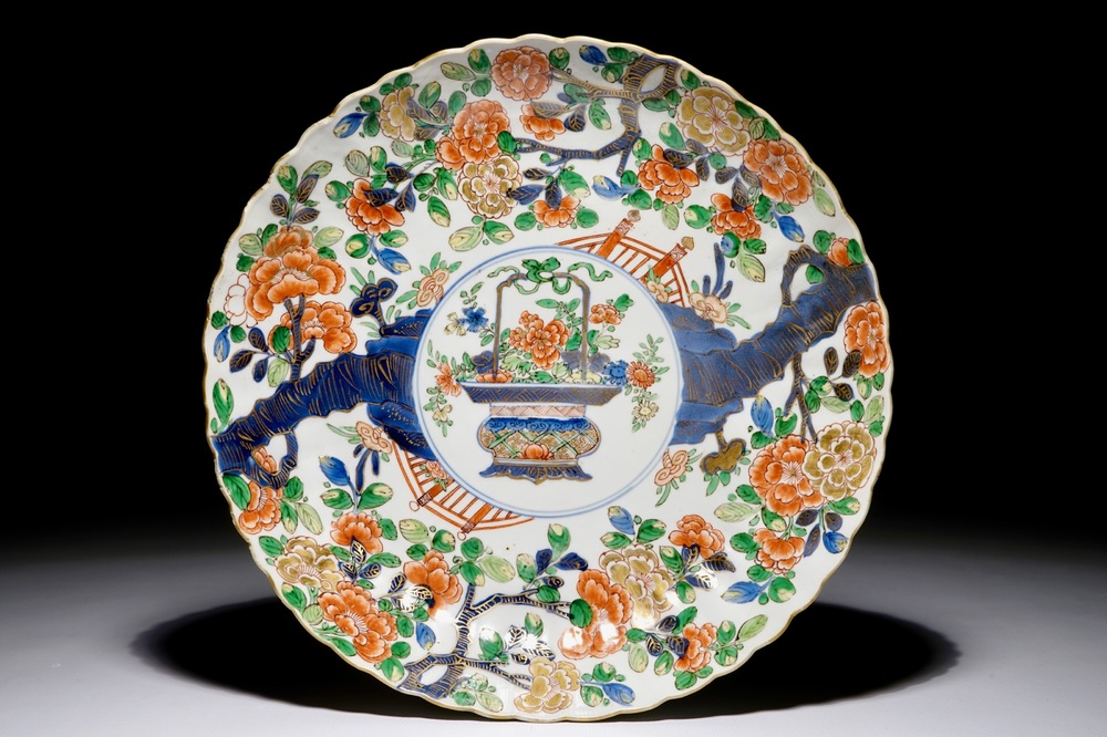 A Chinese verte-Imari lobed dish for the Japanese market, Kangxi