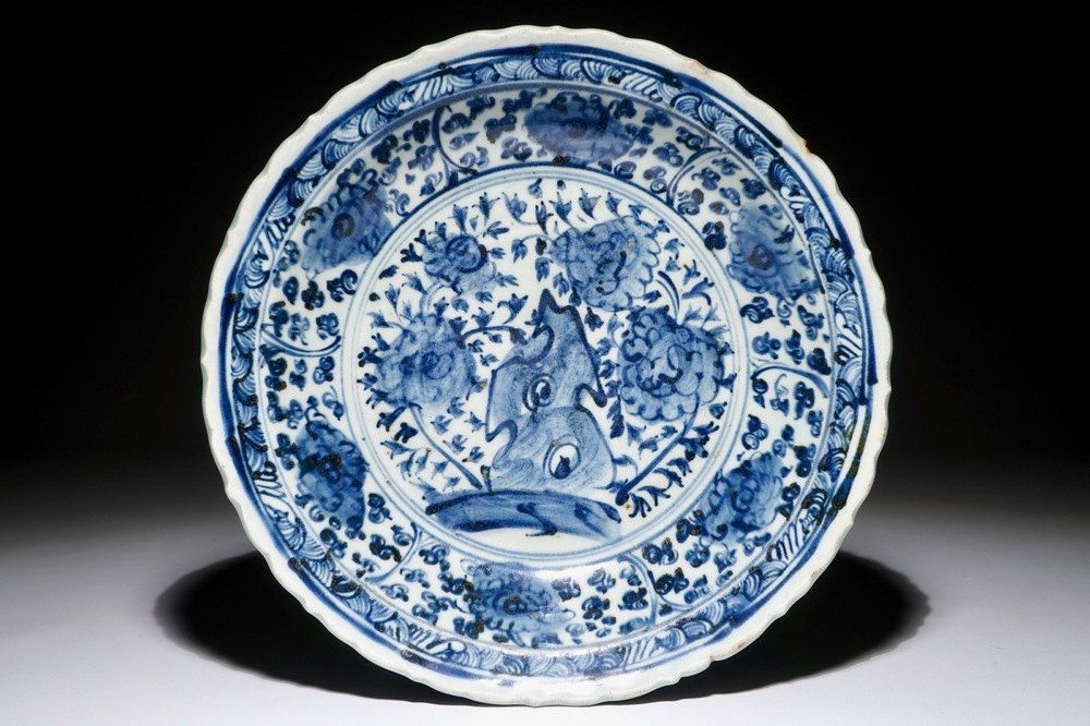 A Chinese blue and white dish with floral design, Hongzhi