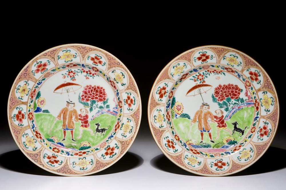 A pair of Chinese famille rose plates with a Dutch nobleman, Qianlong