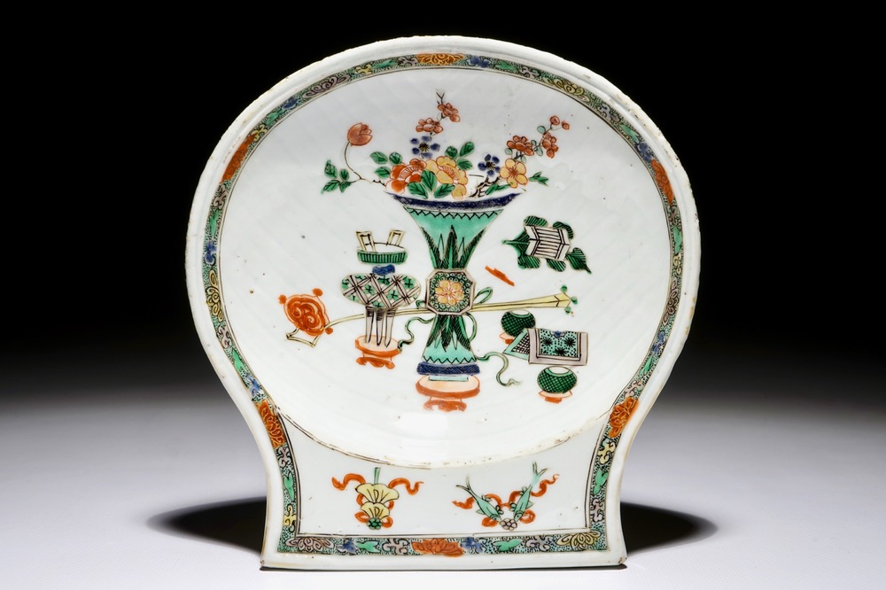 A shell-shaped Chinese famille verte dish, Kangxi