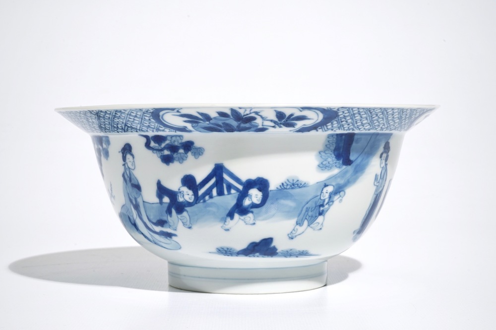 A Chinese blue and white klapmuts bowl with figural design, Xuande mark, Kangxi