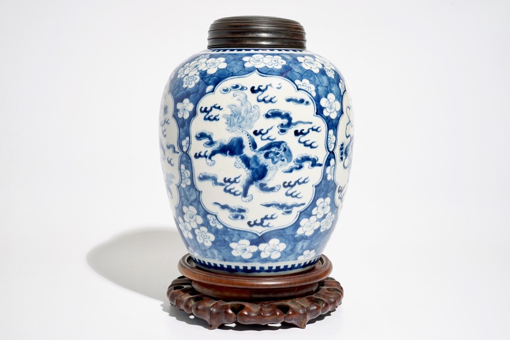 A Chinese blue and white jar with Buddhist lions, Kangxi