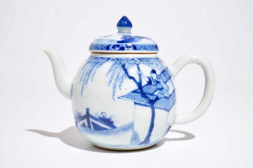 Une th&eacute;i&egrave;re en porcelaine de Chine bleu et blanc &agrave; d&eacute;cor de "La Romance de la chambre de l'ouest", Yongzheng