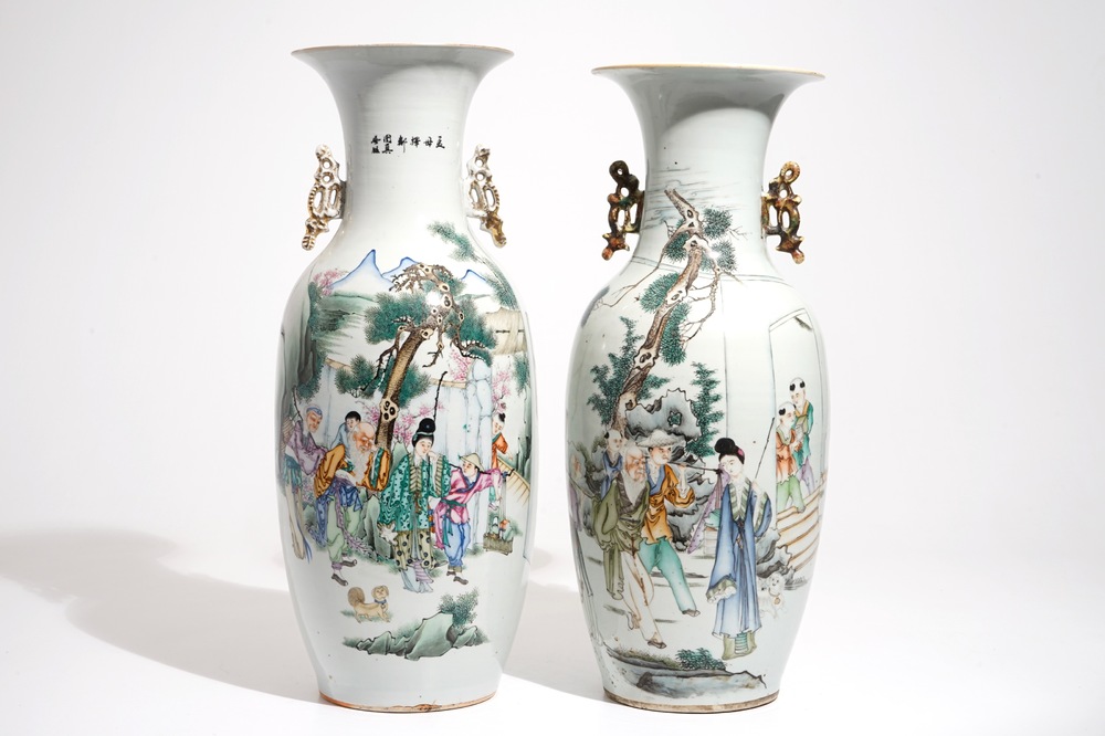 Deux grands vases en porcelaine de Chine famille rose, 19/20&egrave;me