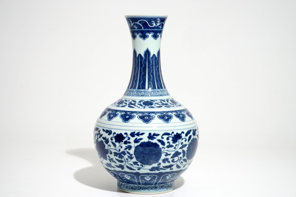 A Chinese blue and white Ming-style bottle vase, Guangxu mark, 20th C.