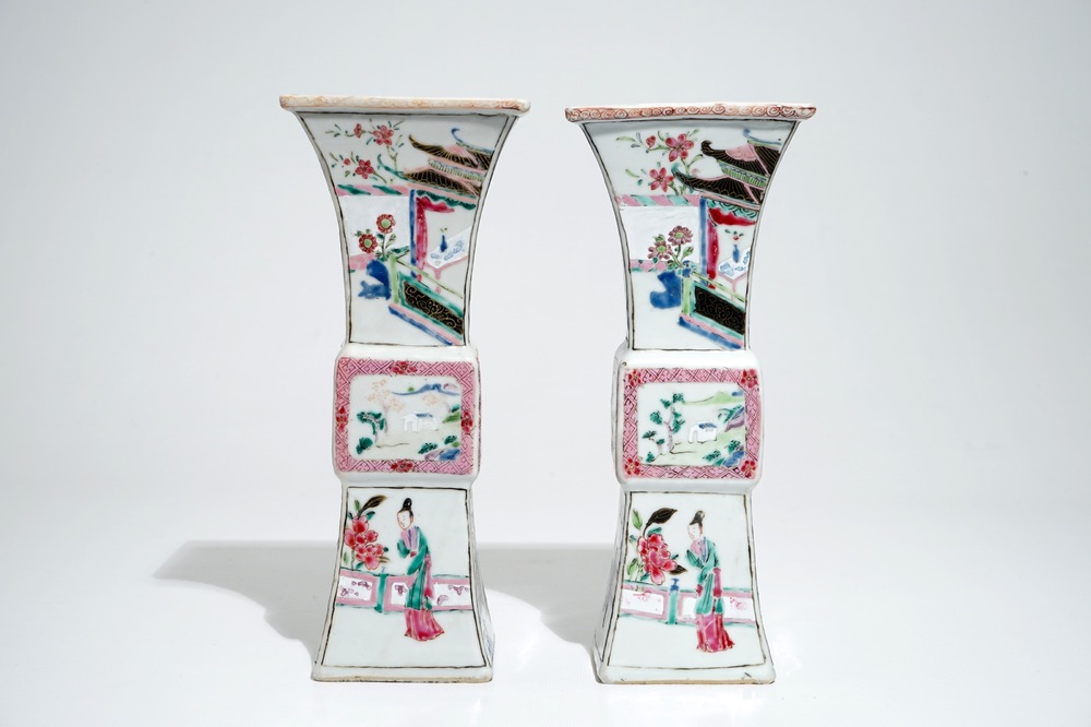 Une paire de vases en porcelaine de Chine famille rose "La Romance de la chambre de l'ouest", Yongzheng