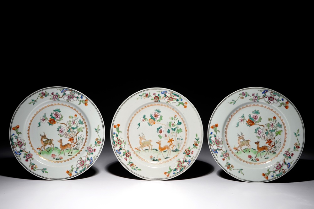 Drie Chinese famille rose borden met hertendecor, Qianlong