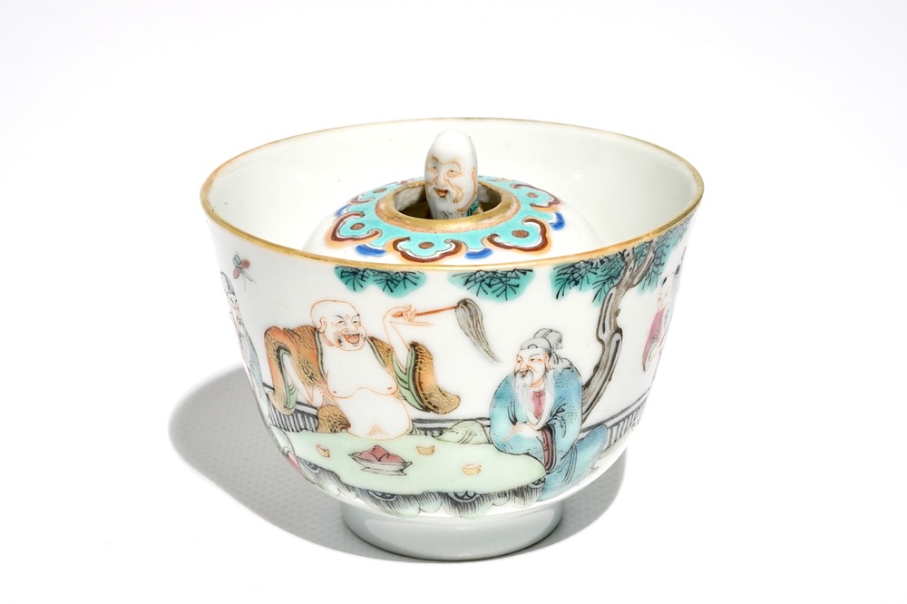 Une tasse surprise en porcelaine de Chine famille rose, marque et p&eacute;riode de Xianfeng